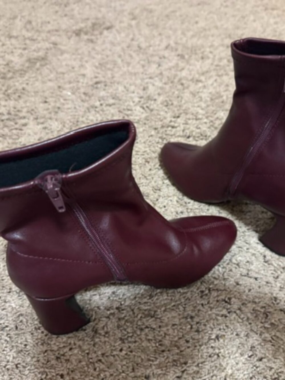 NWT Mia Burgundy Ankle Boots Size 7.5